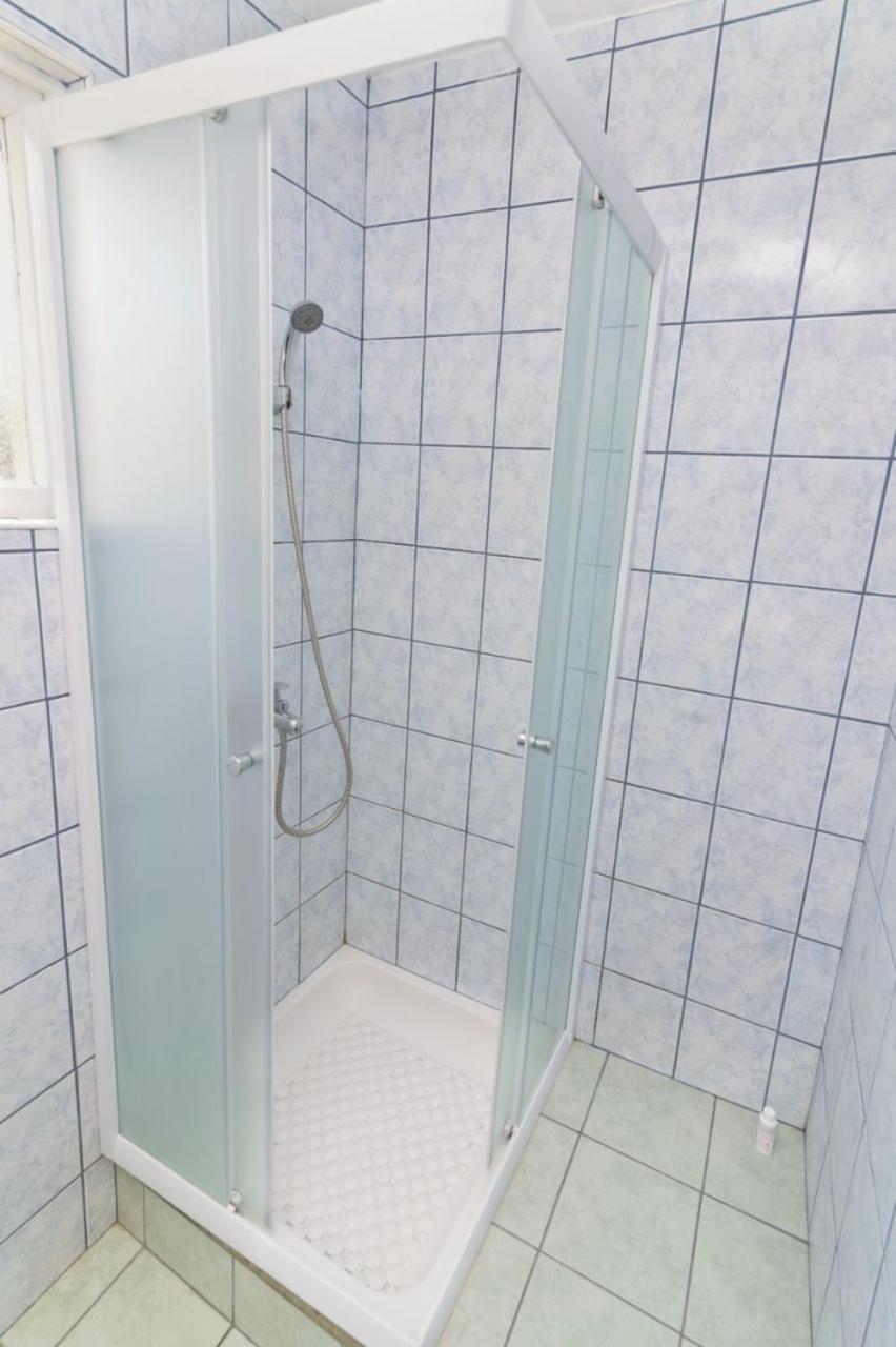 Apartments Ive - With Sea View Тисно Екстериор снимка