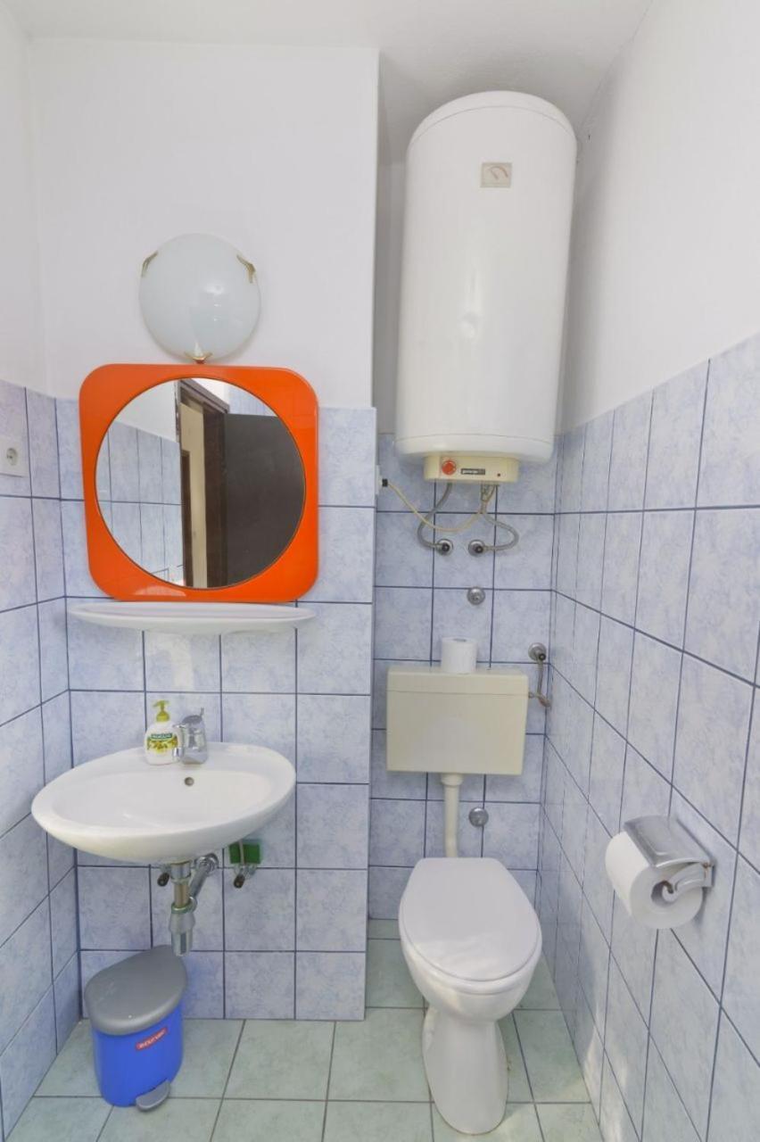 Apartments Ive - With Sea View Тисно Екстериор снимка
