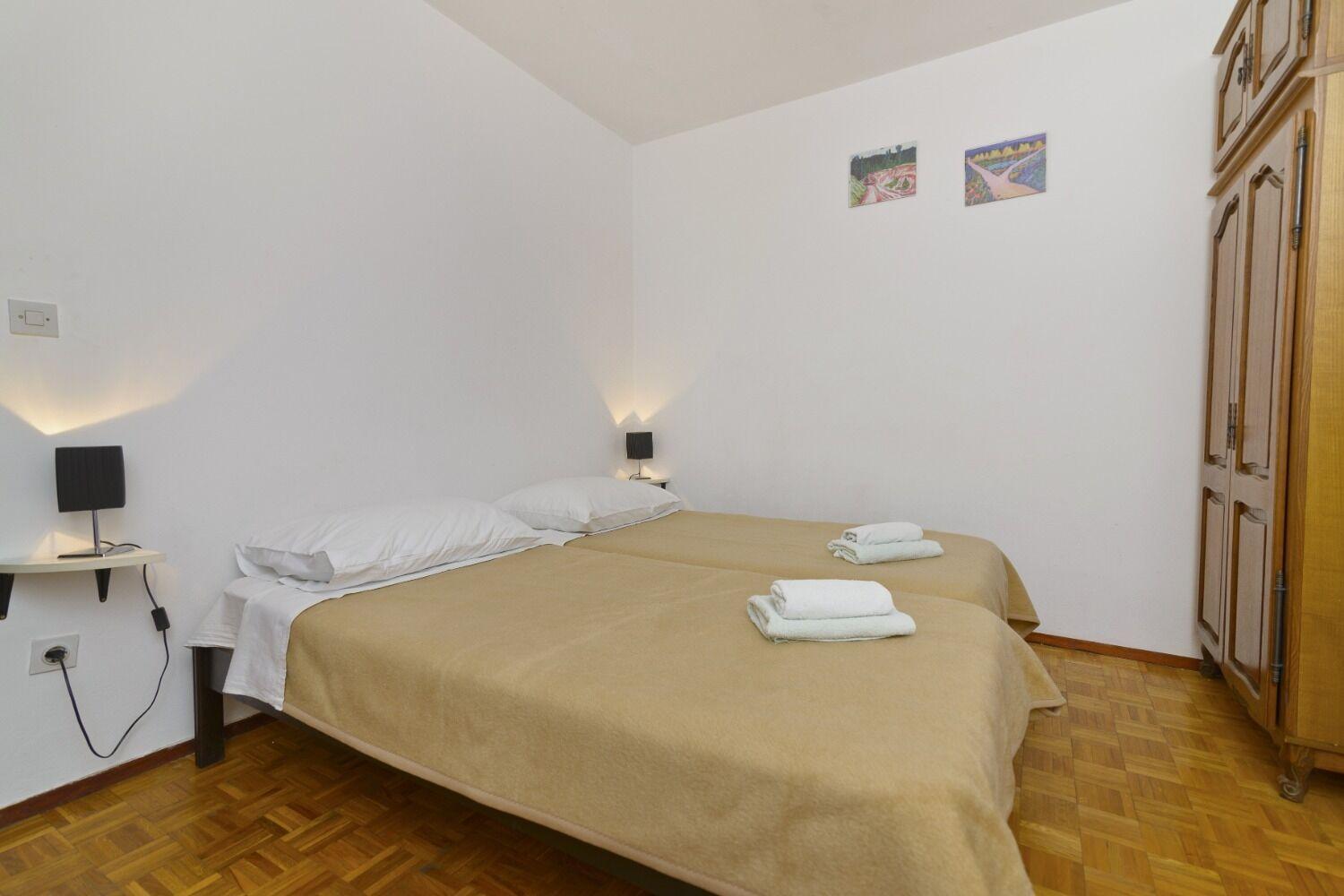 Apartments Ive - With Sea View Тисно Екстериор снимка